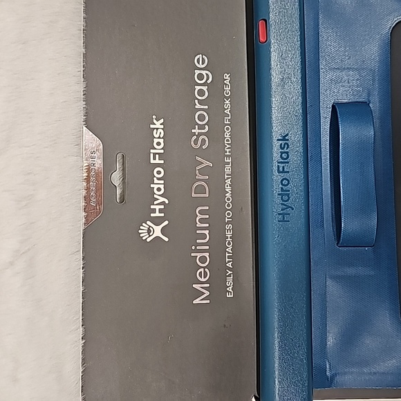 Hydro Flask Medium Dry Storage Bag - Picture 5 of 8